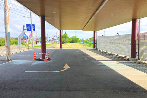 ダイハツ新津駐車場